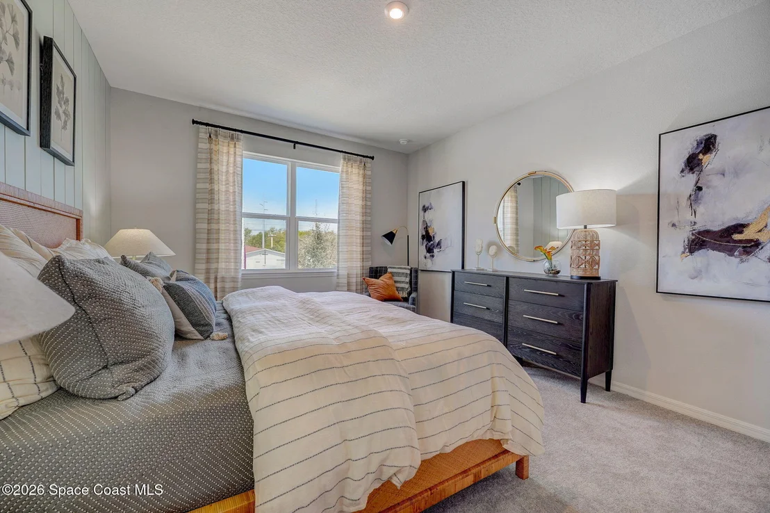 Photo of 1142 Banff Drive NE