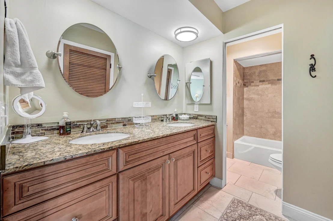 Photo of 798 Montclair Road NE