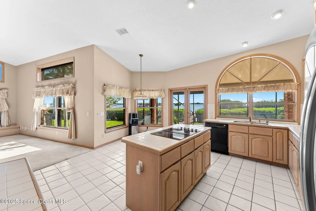 Photo of 418 Lanternback Island Drive
