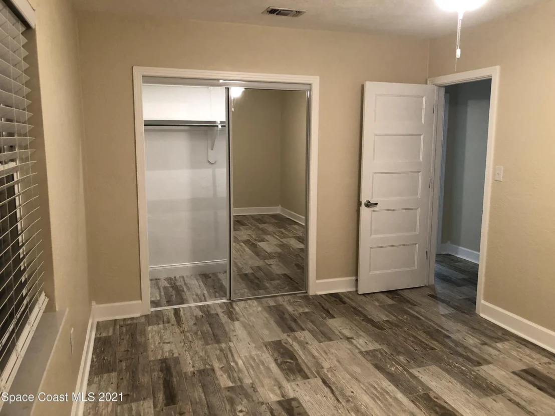 Photo of 693 Everglade Drive