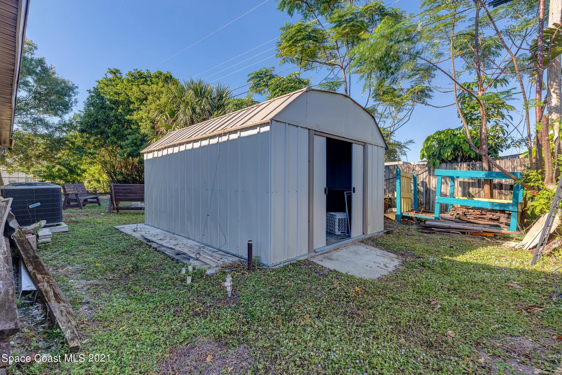 Photo of 2975 Kosuth Road NE