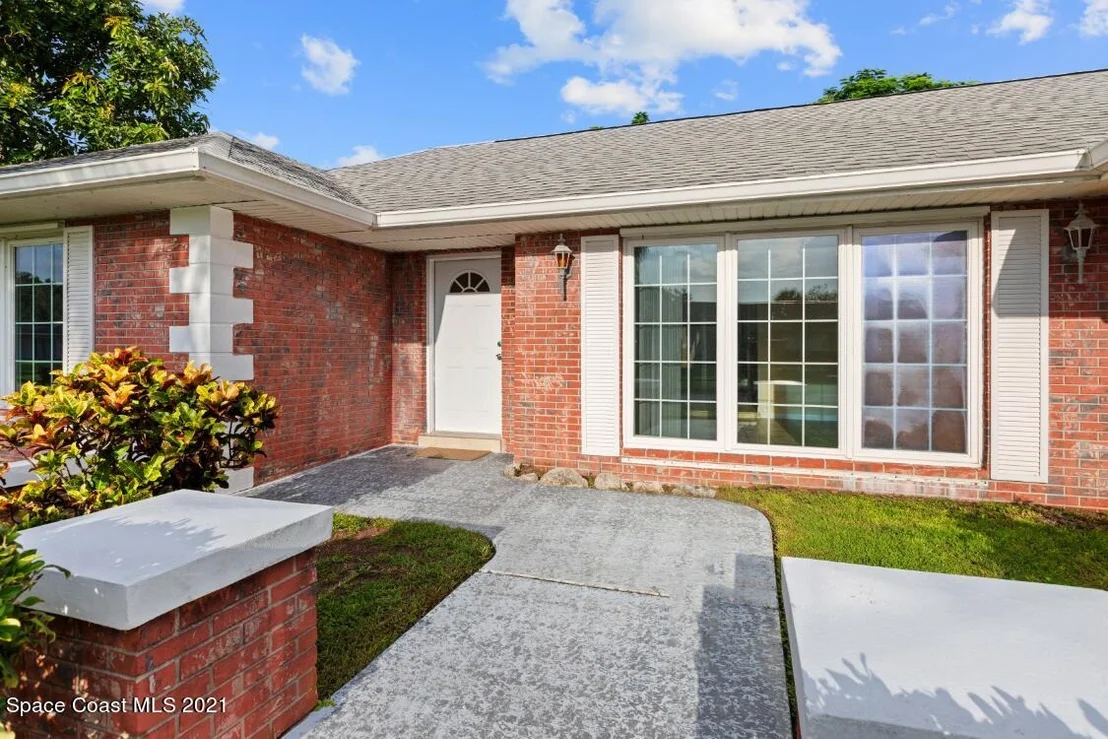 Photo of 781 Pebble Beach Avenue NE