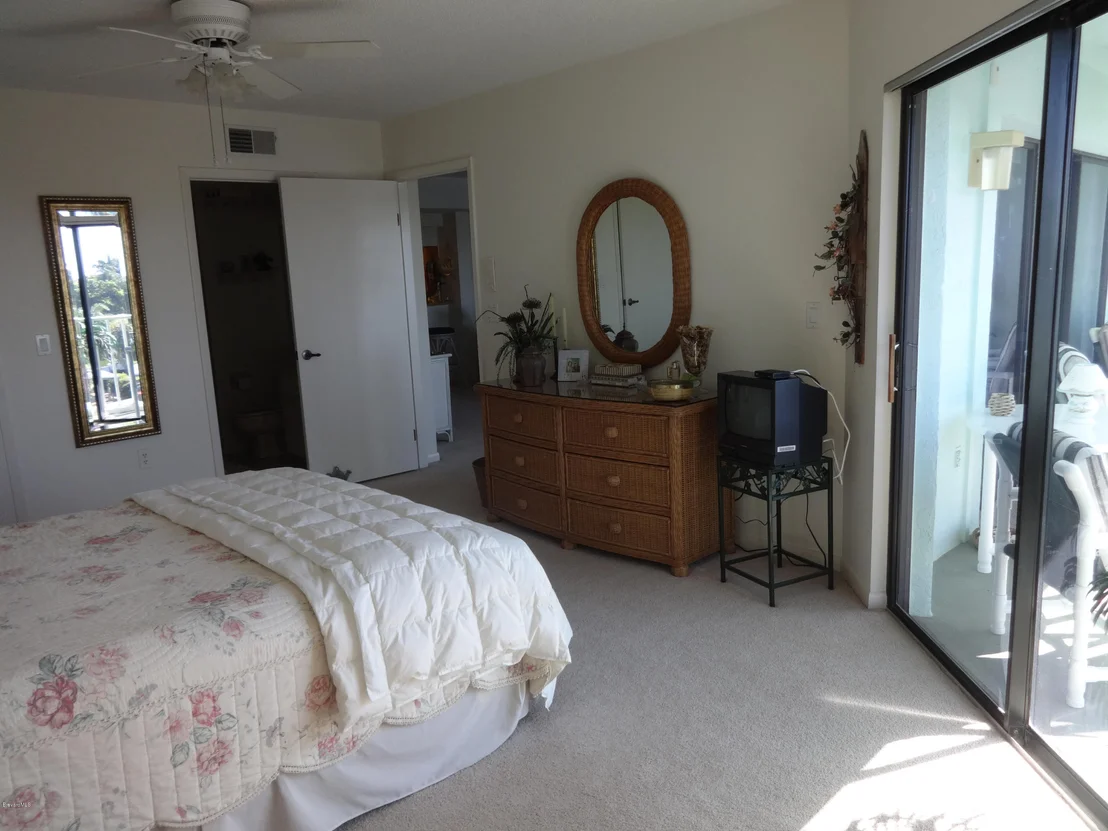 Photo of Unit 1402 at 1700 Commodore Boulevard