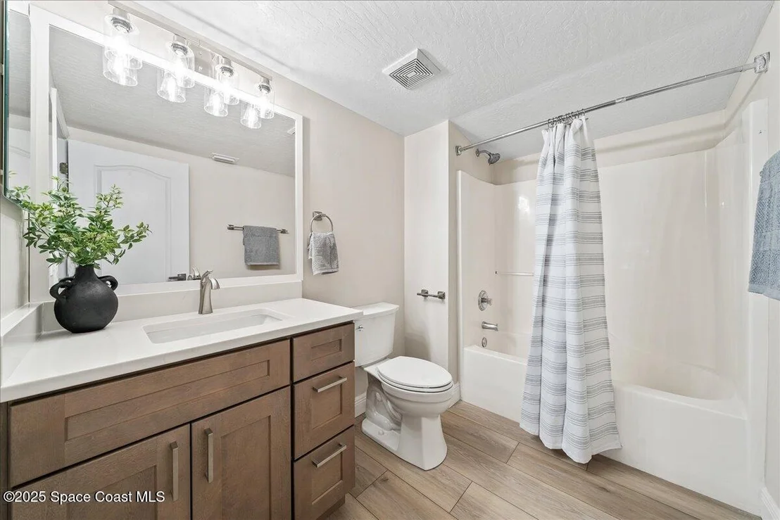 Photo of 5863 Newbury Circle