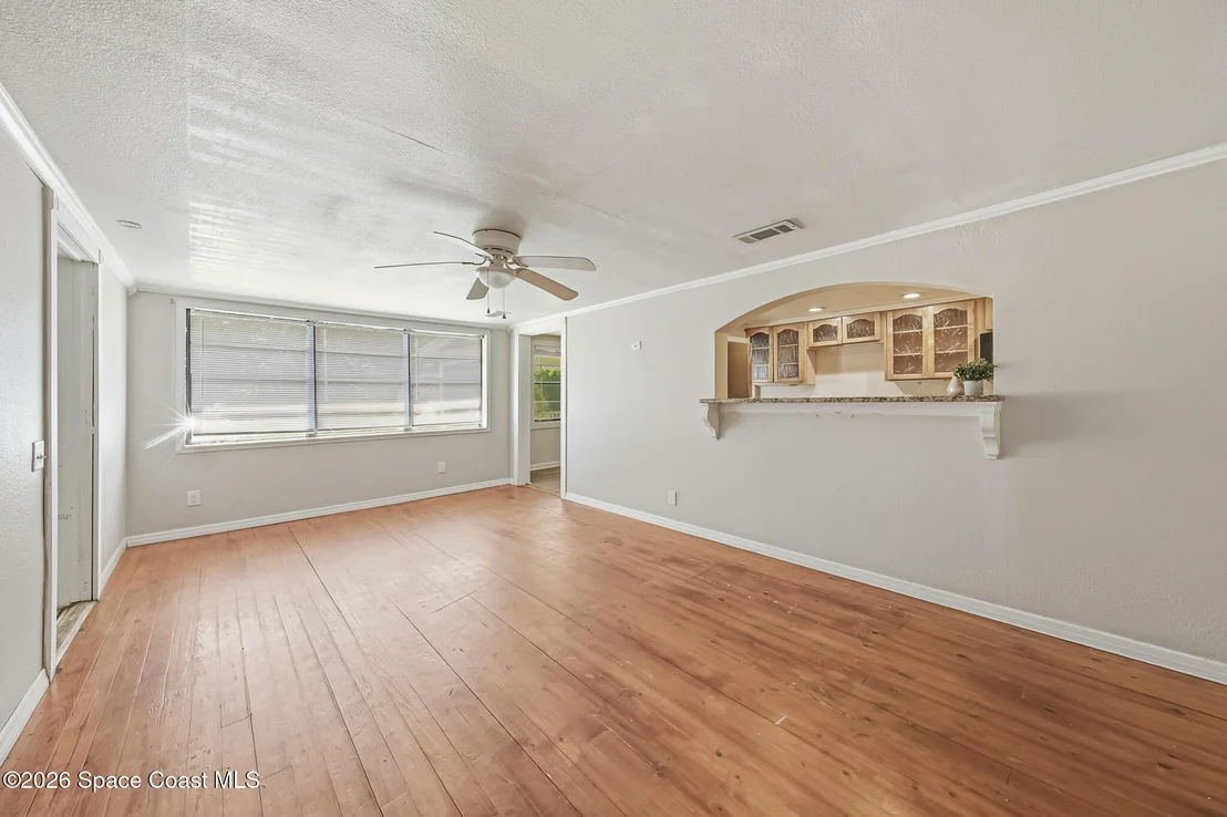 Photo of 355 Pine Avenue