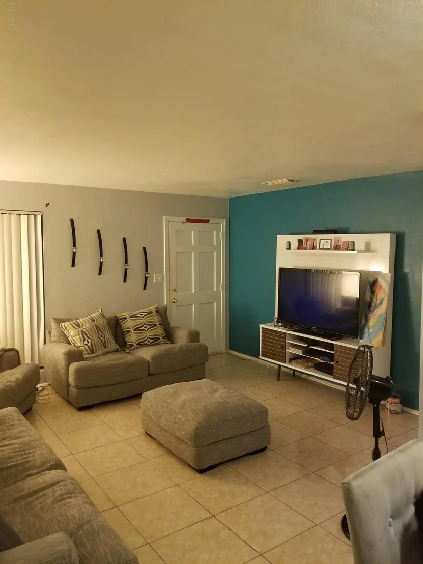 Photo of 1043 Myrtle Lane