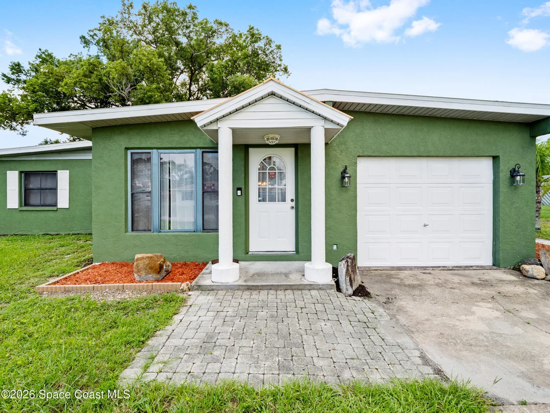Photo of 1209 Vanderbilt Lane