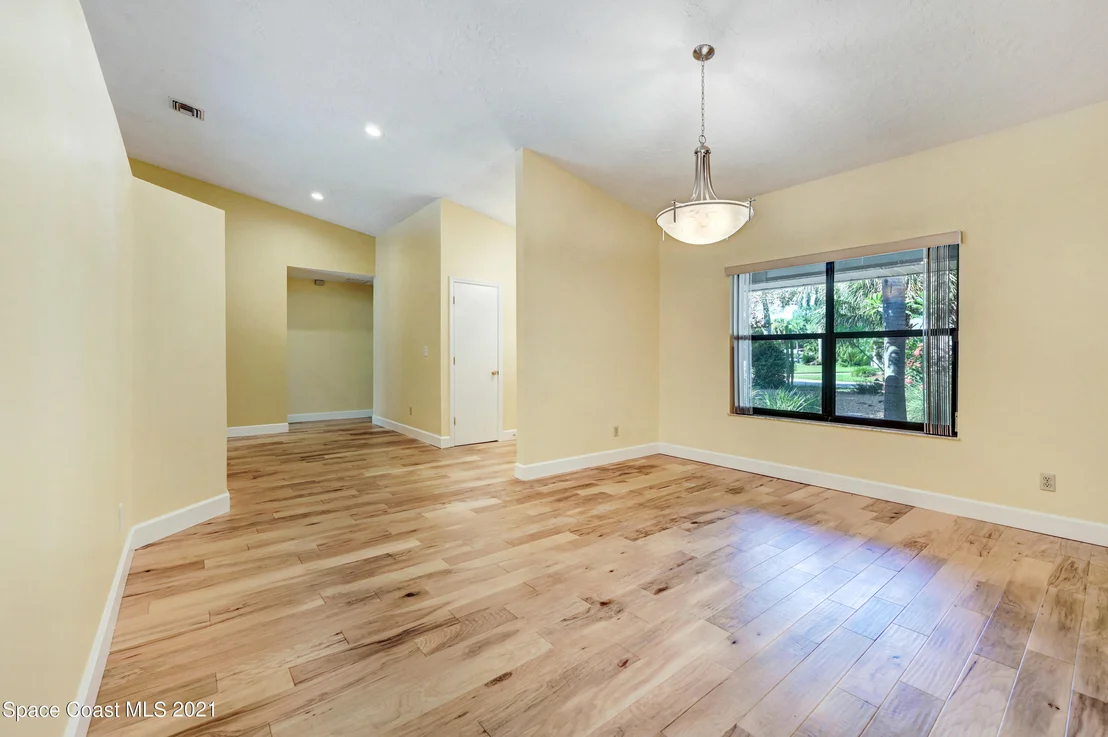 Photo of 255 River Road Circle