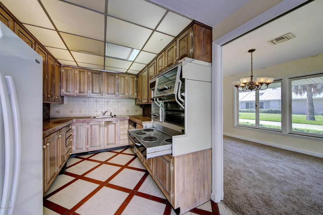 Photo of 2205 ROCKLEDGE Drive