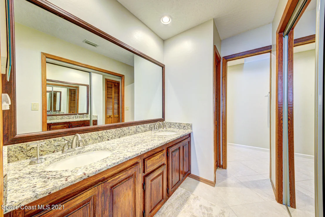 Photo of 873 Ridge Lake Drive