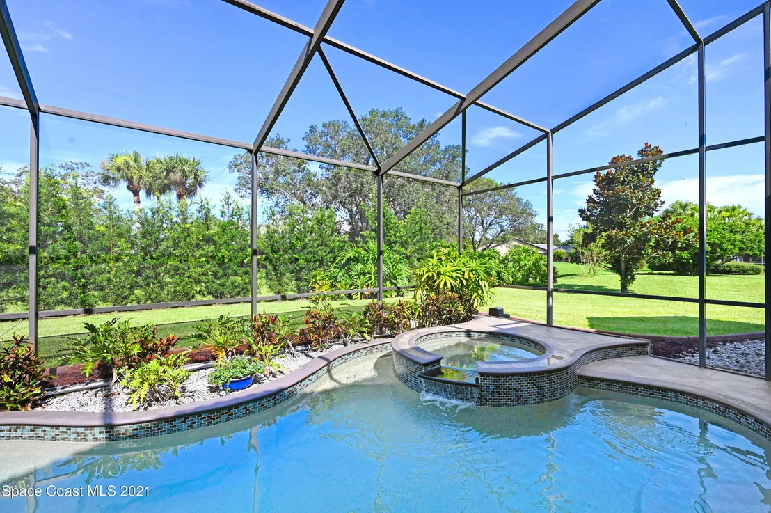 Photo of 742 Glengarry Drive