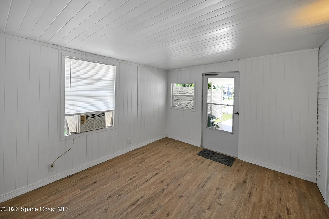 Photo of 451 E Egret Circle