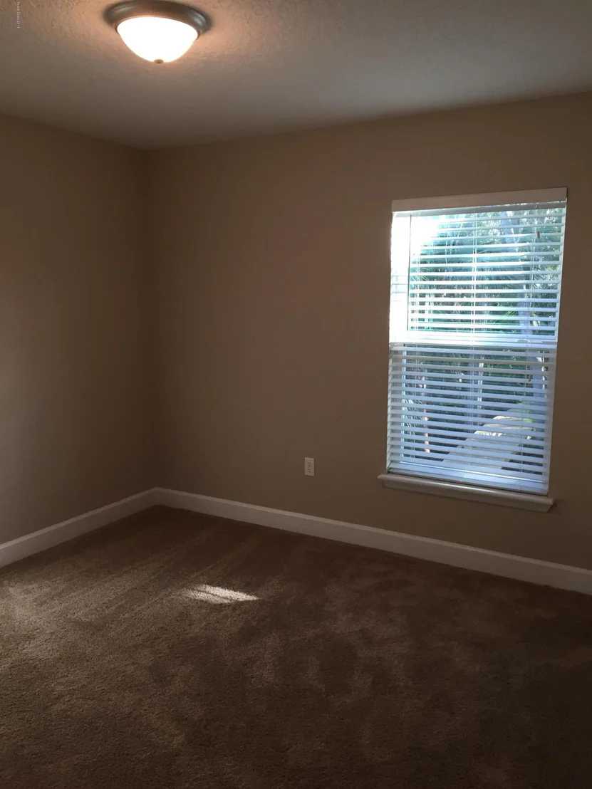 Photo of 831 Mandarin Drive Drive NE
