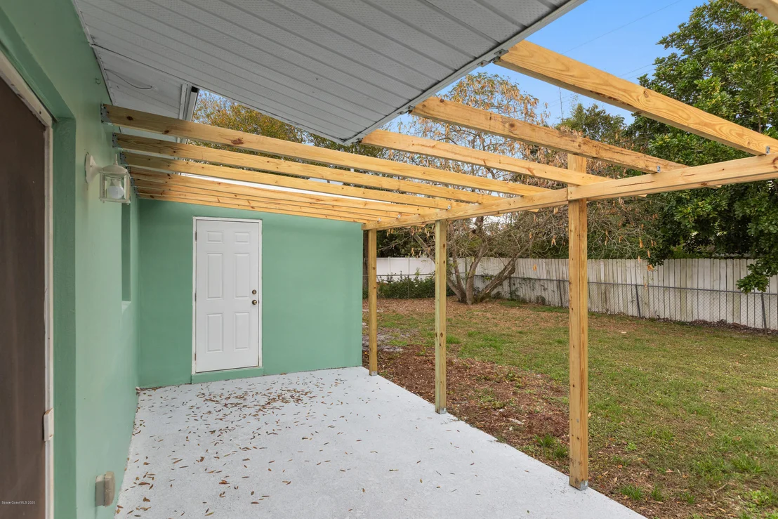 Photo of 523 Ford Circle E