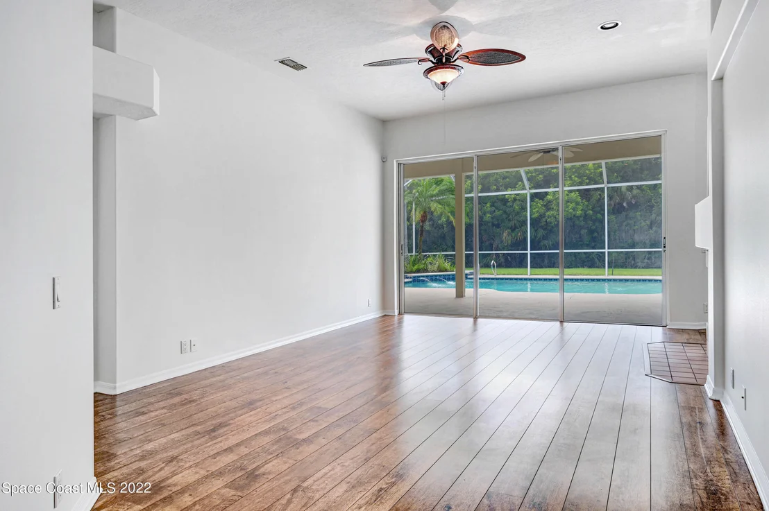 Photo of 3886 Beechgrove Road