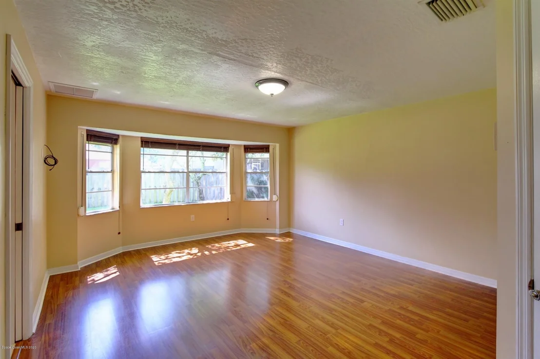 Photo of 940 Pelican Lane