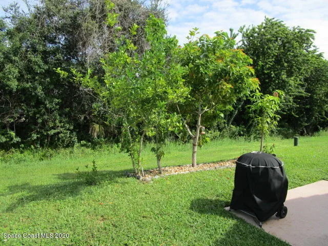 Photo of 810 Wateroak Drive NE
