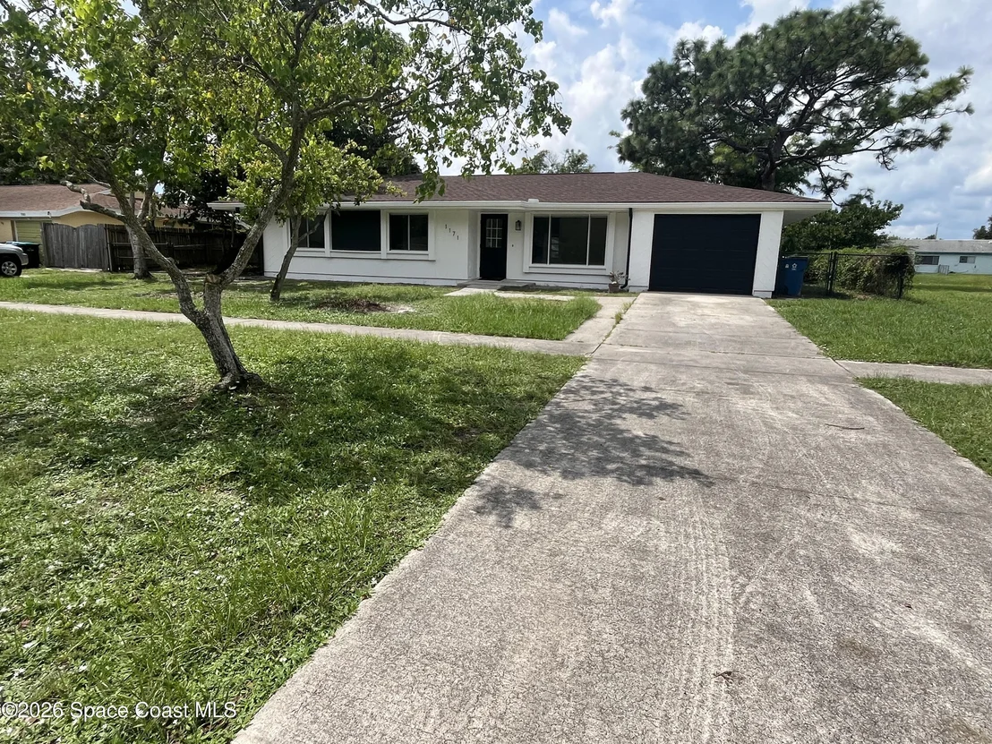 Photo of 1171 Riviera Drive NE