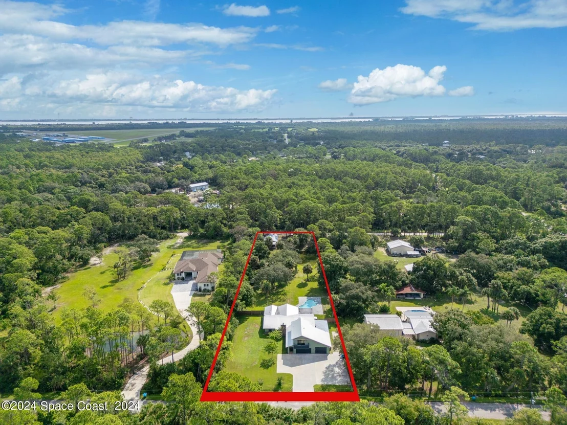 Photo of 3893 Burton Road