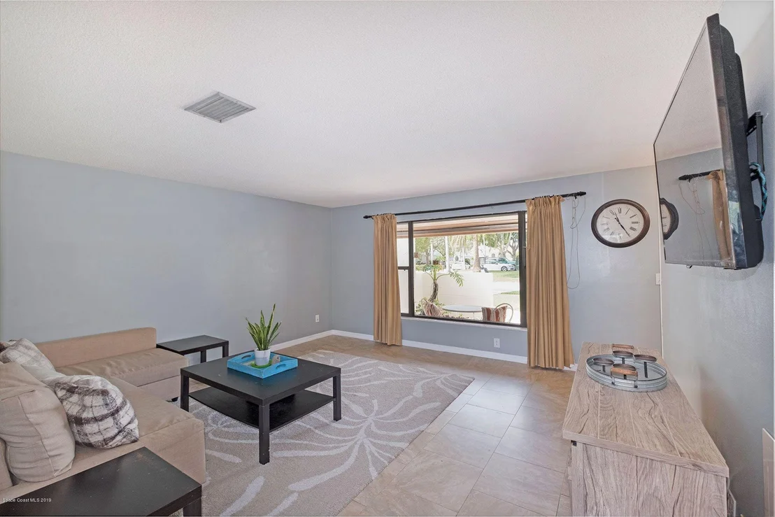 Photo of 1691 Fenway Circle