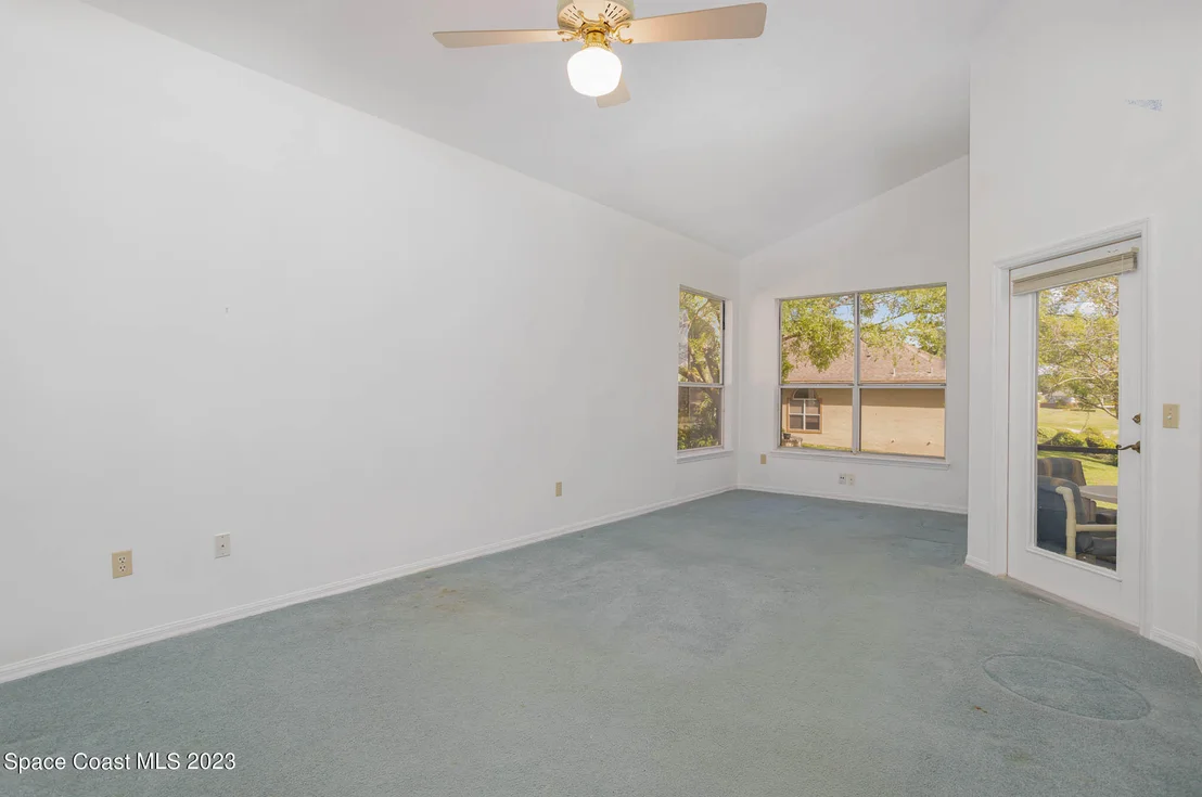 Photo of 484 Arrowmount Place