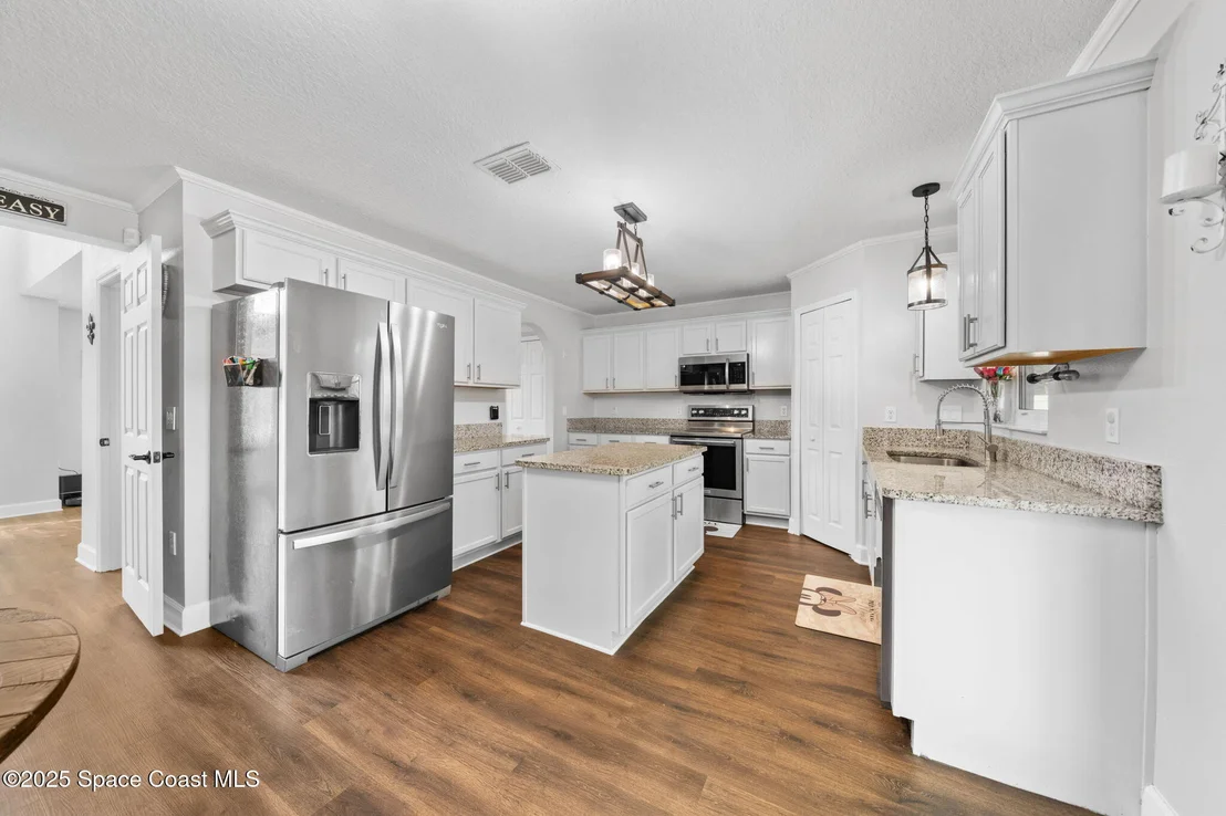 Photo of 4620 Robert Street