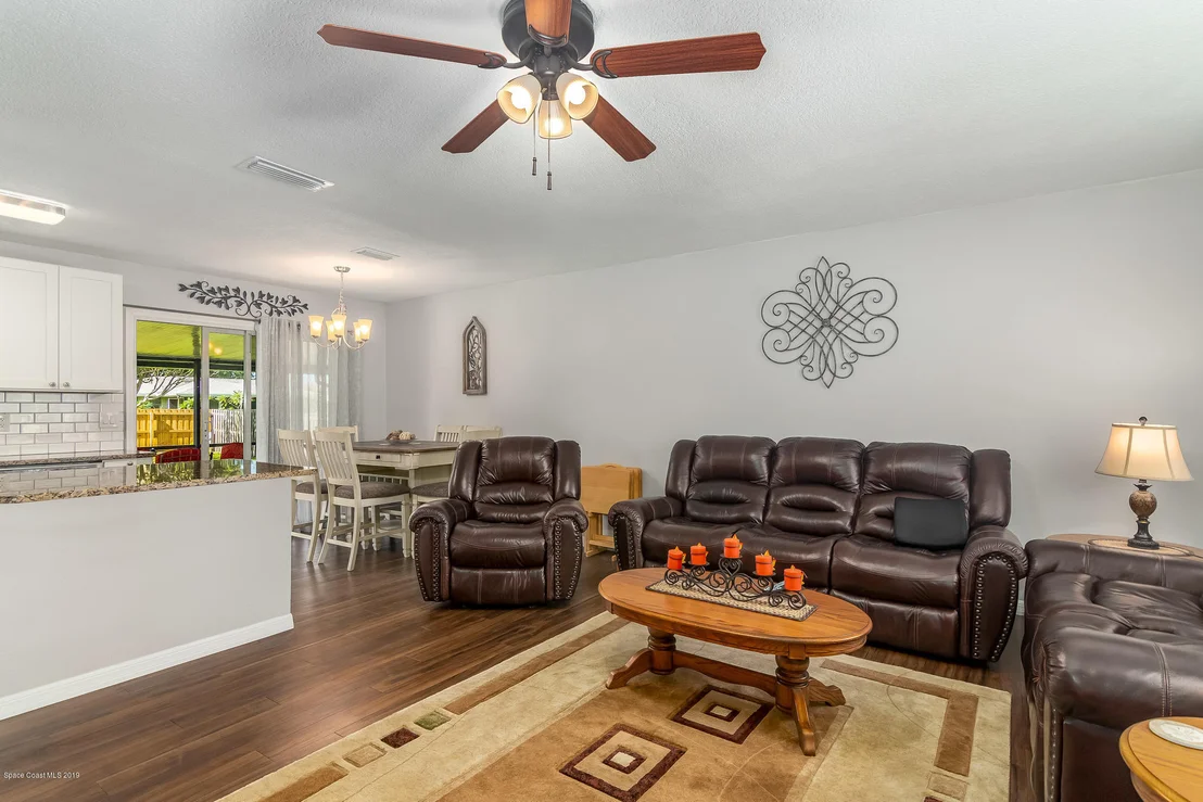 Photo of 710 Becker Avenue NE