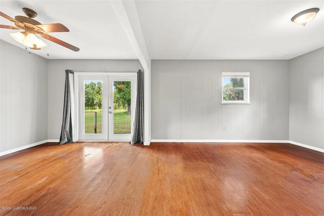 Photo of 1285 Hall Road