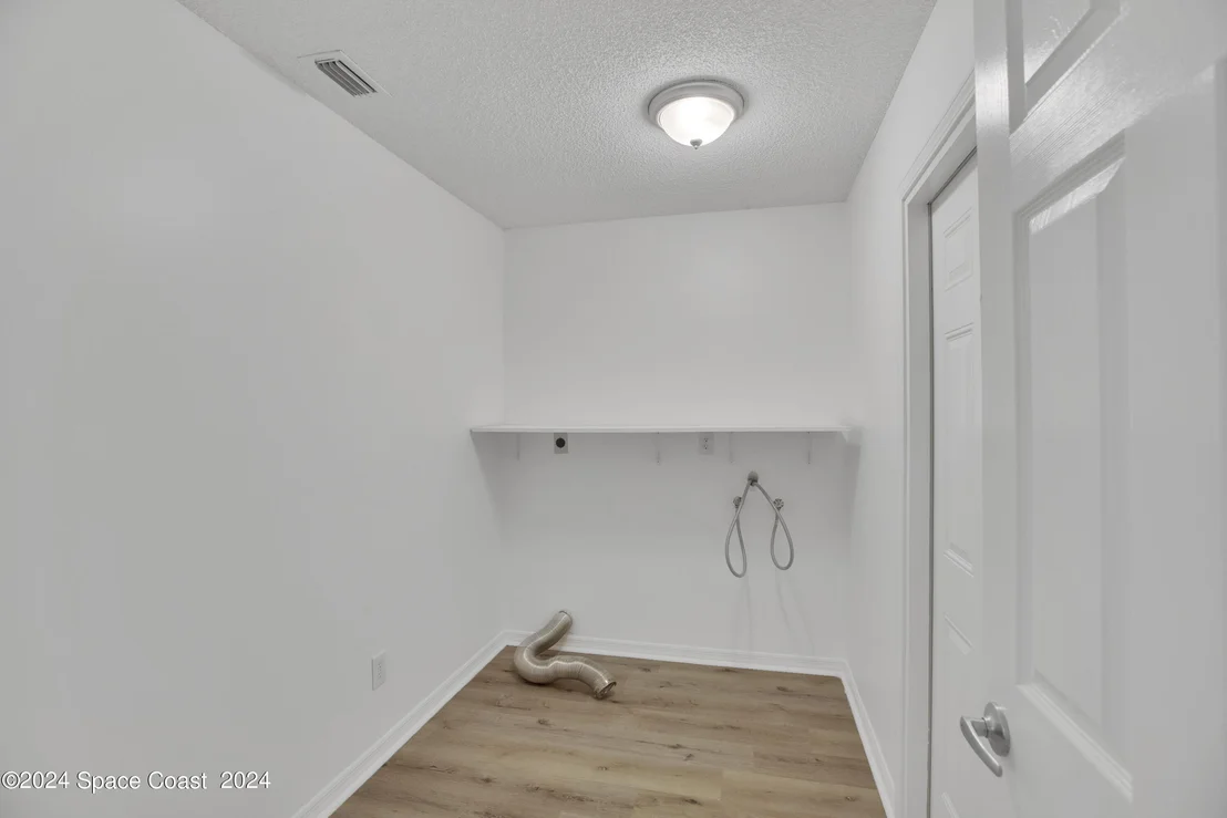 Photo of 4550 Robert Street
