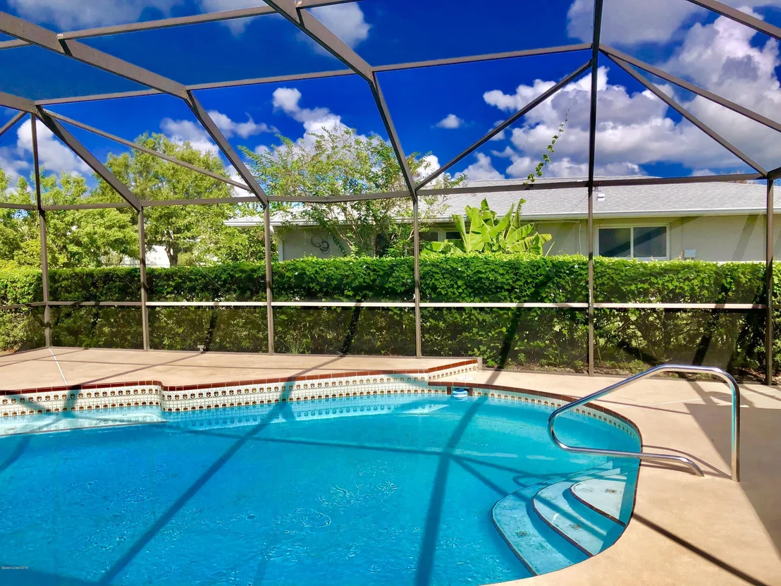 Photo of 1481 Meadowbrook Road NE
