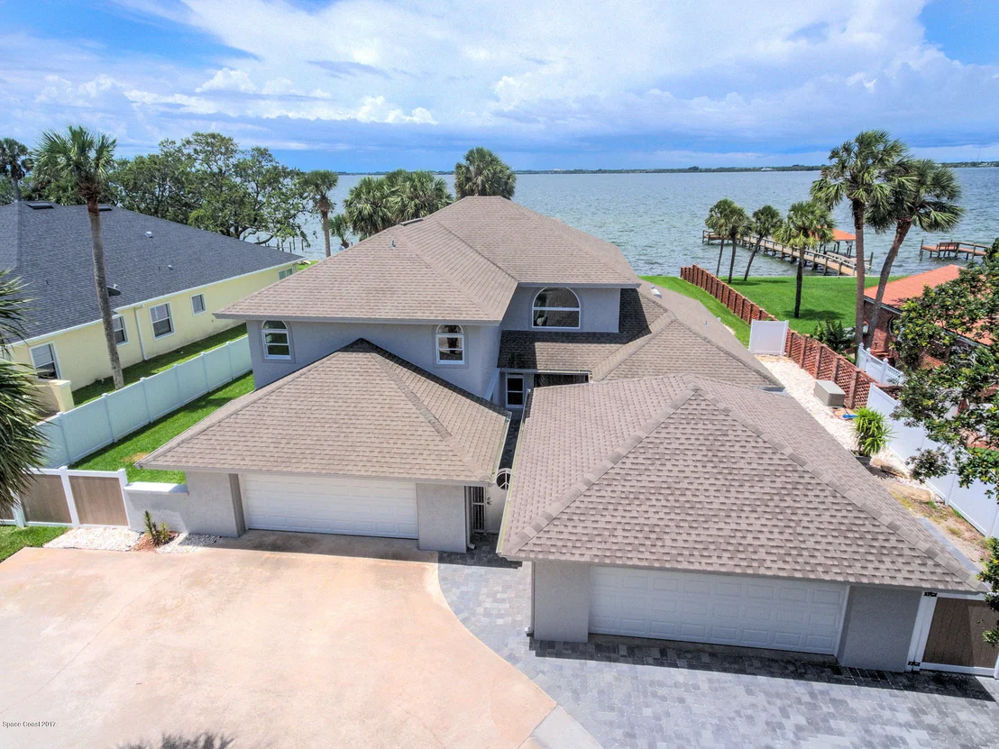 Photo of 300 Riverside Drive