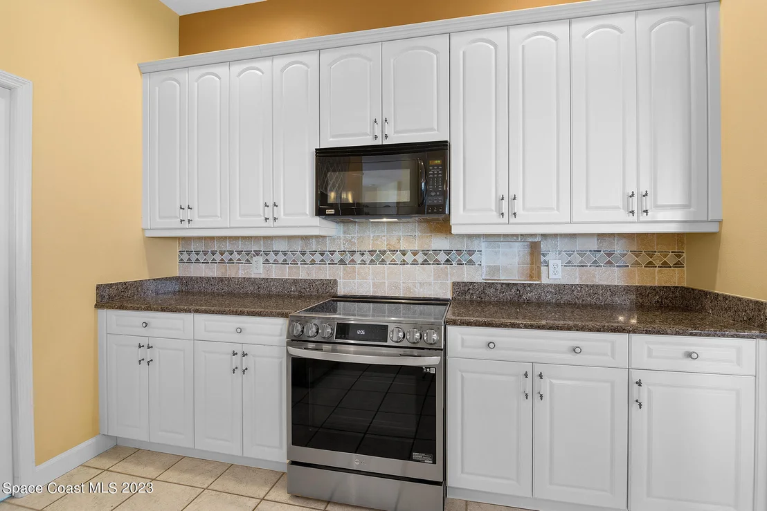 Photo of 2563 Canterbury Circle