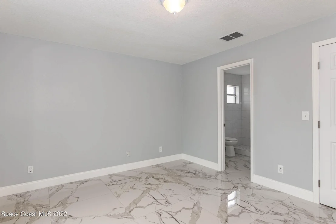 Photo of 1541 Spruce Road
