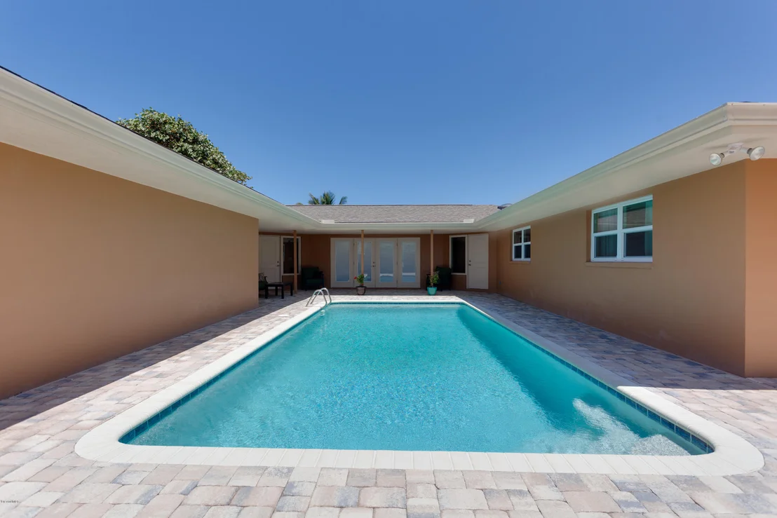 Photo of 2085 N Highway A1a