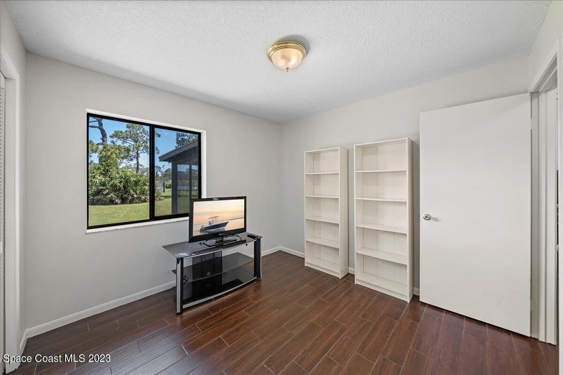 Photo of 2100 Atz Road