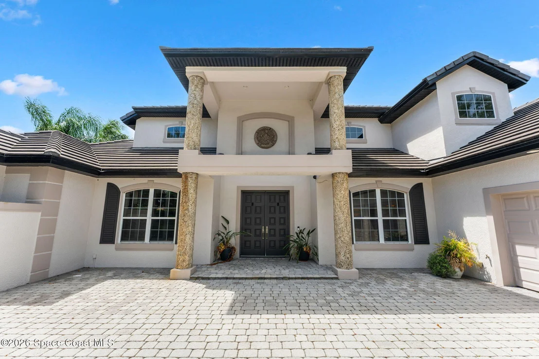 Photo of 804 Chatsworth Drive