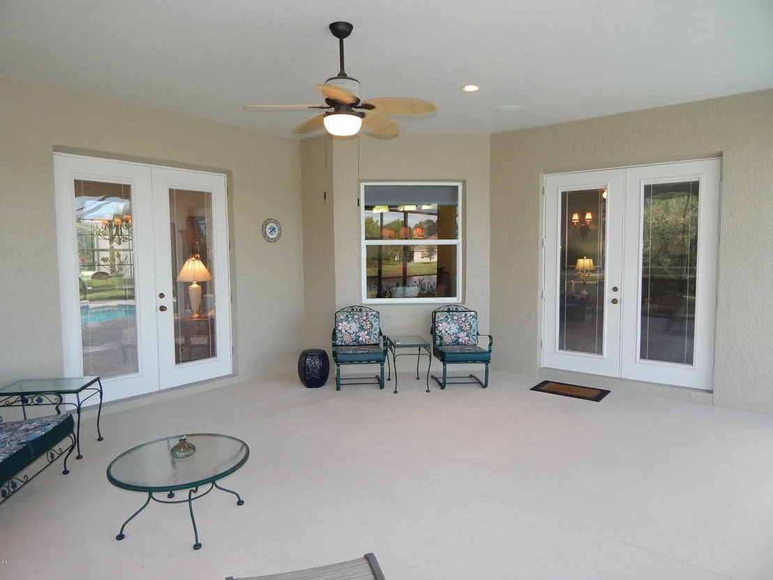 Photo of 211 SE Devlin Court