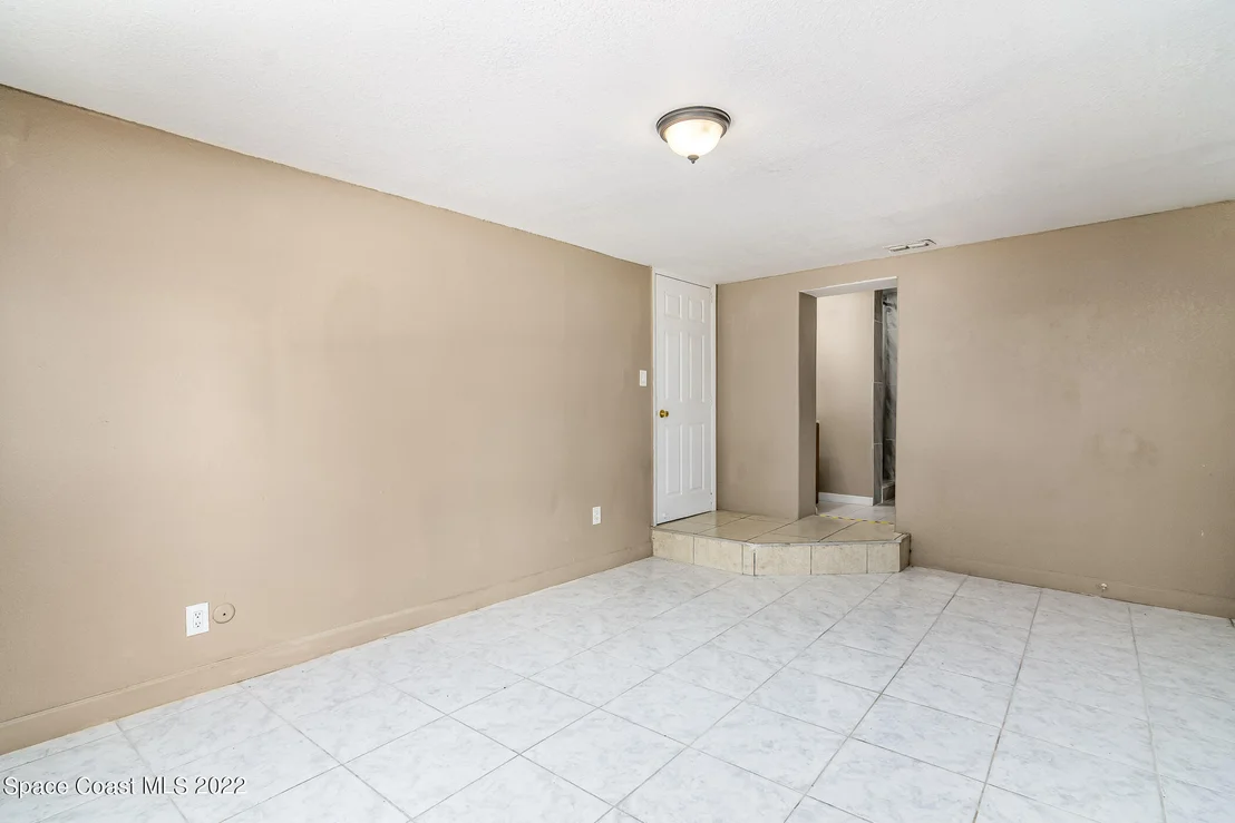Photo of 1861 Trimble Road