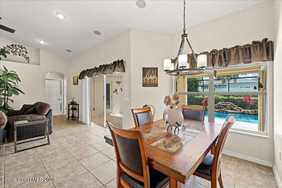 Photo of 704 La Veta Drive