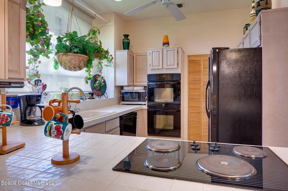 Photo of 985 Spanish Wells Drive