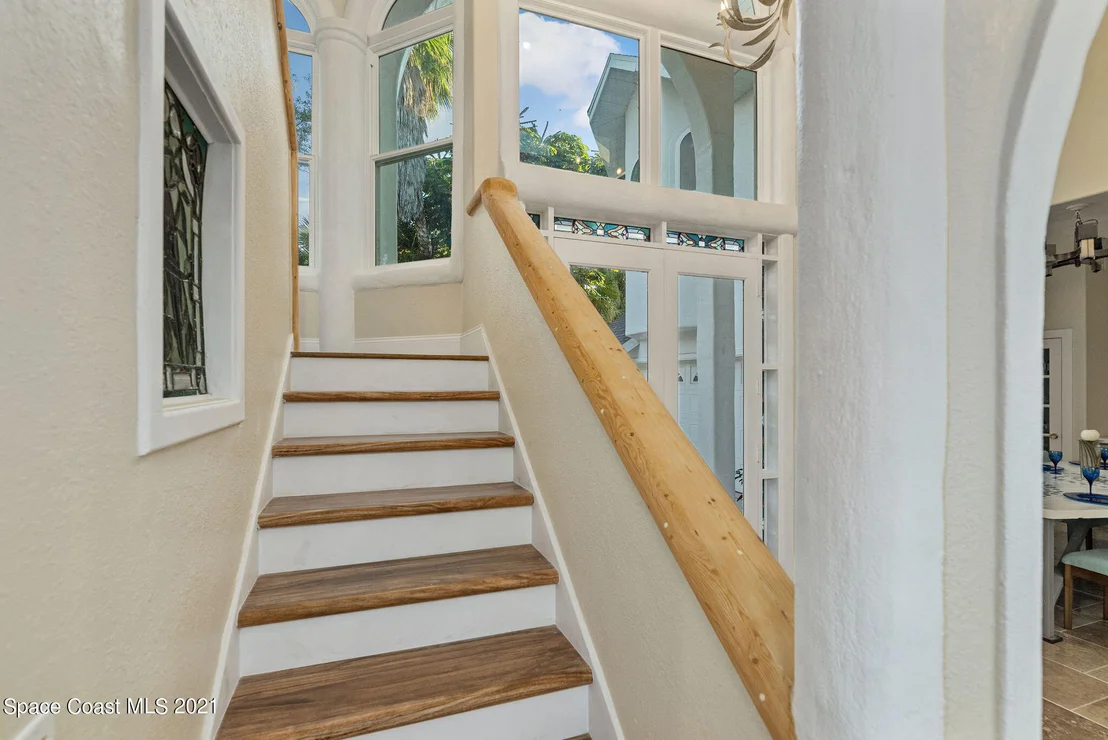 Photo of 472 Peregrine Drive