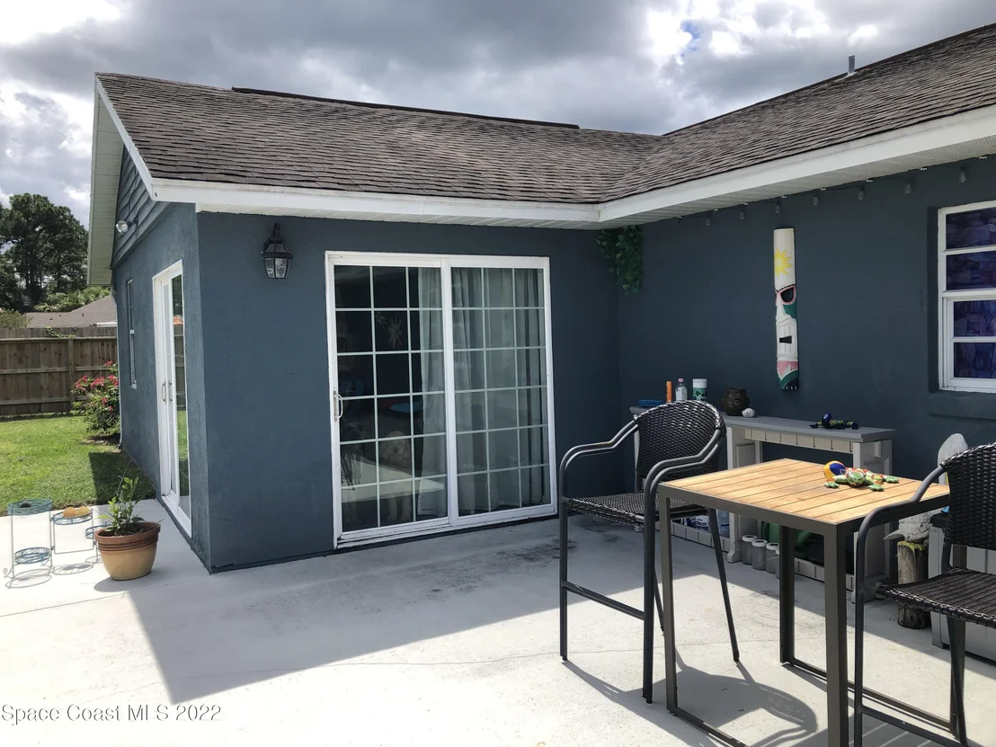 Photo of 6591 Bancroft Avenue