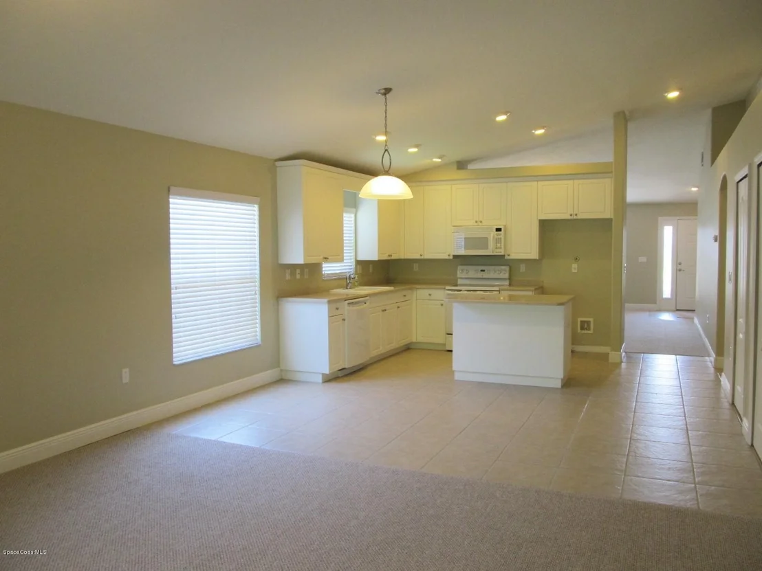 Photo of 653 Rangewood Drive SE