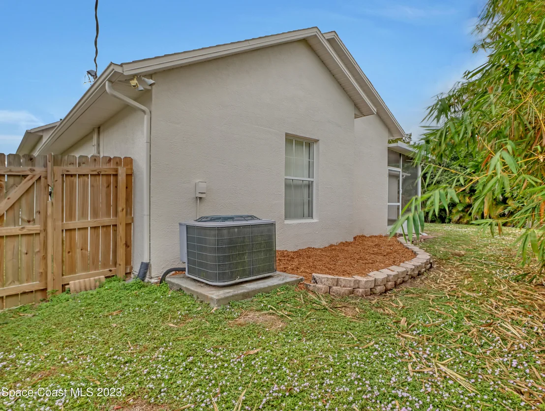 Photo of 1663 Dozier Circle SE