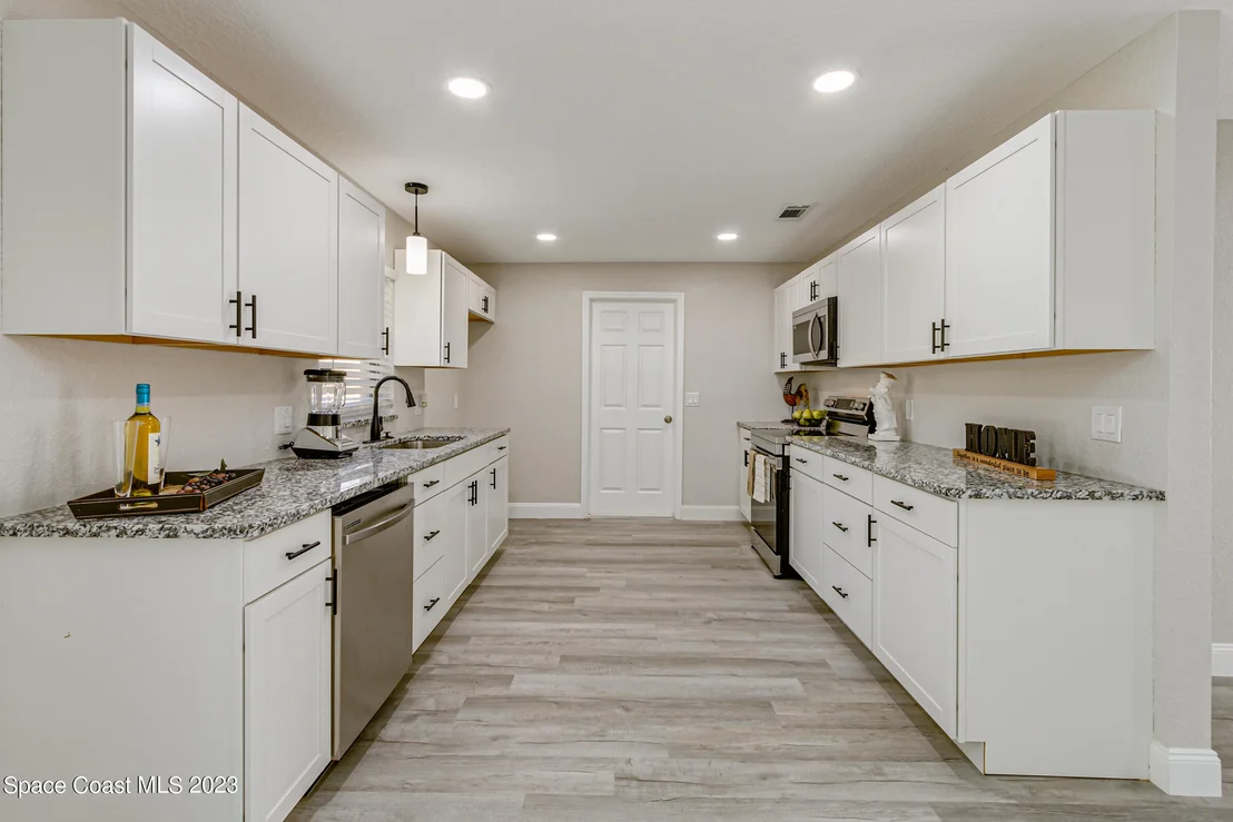 Photo of 965 Bridle Lane