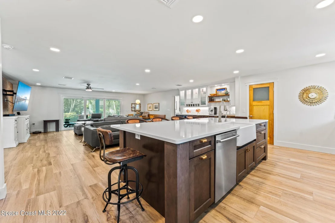 Photo of 200 Oak Street