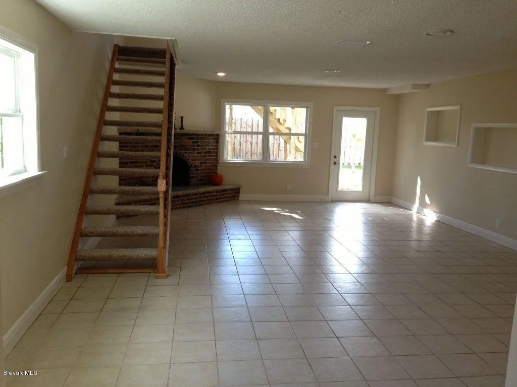 Photo of 255 S Robert Way