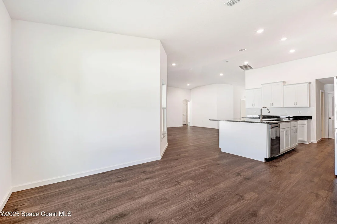 Photo of 1089 Savery Road
