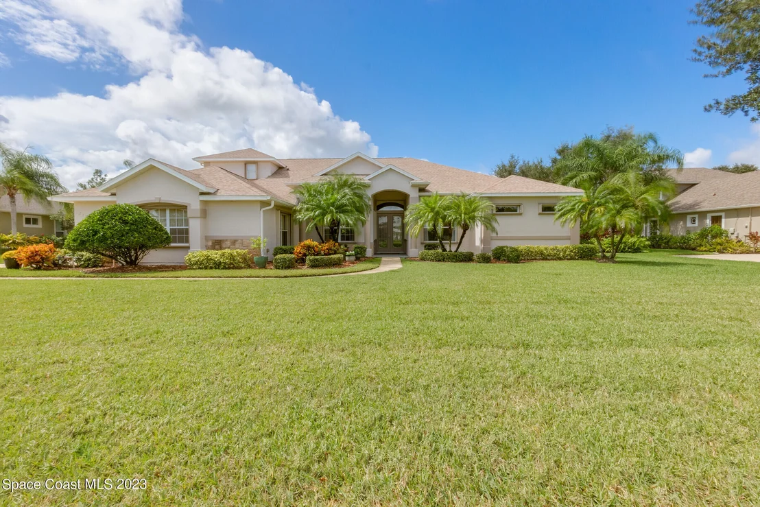 Photo of 2124 Windbrook Drive SE