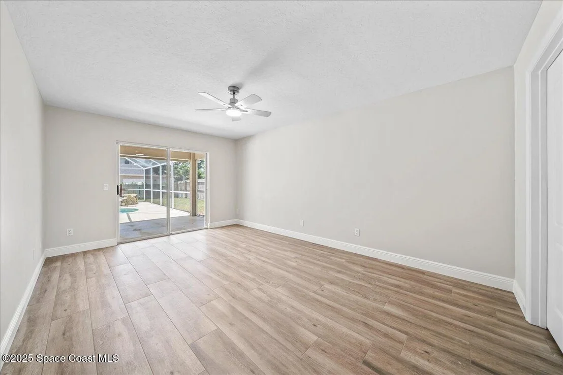 Photo of 5863 Newbury Circle